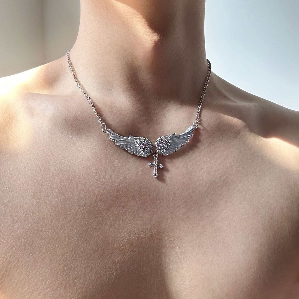 Mens Sophisticated Cross American-Style Versatile Necklace