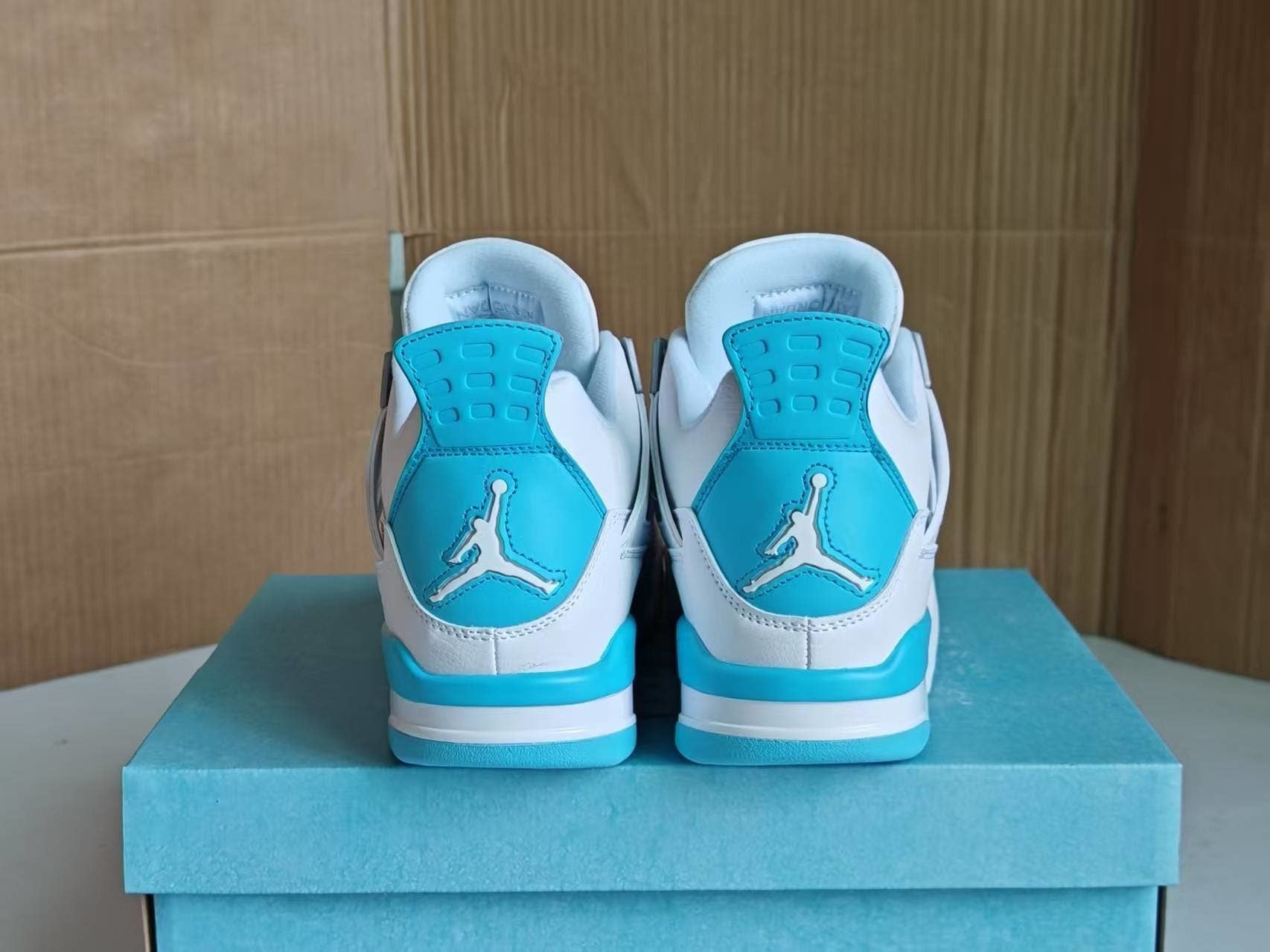 AJ4 Ice Blue,