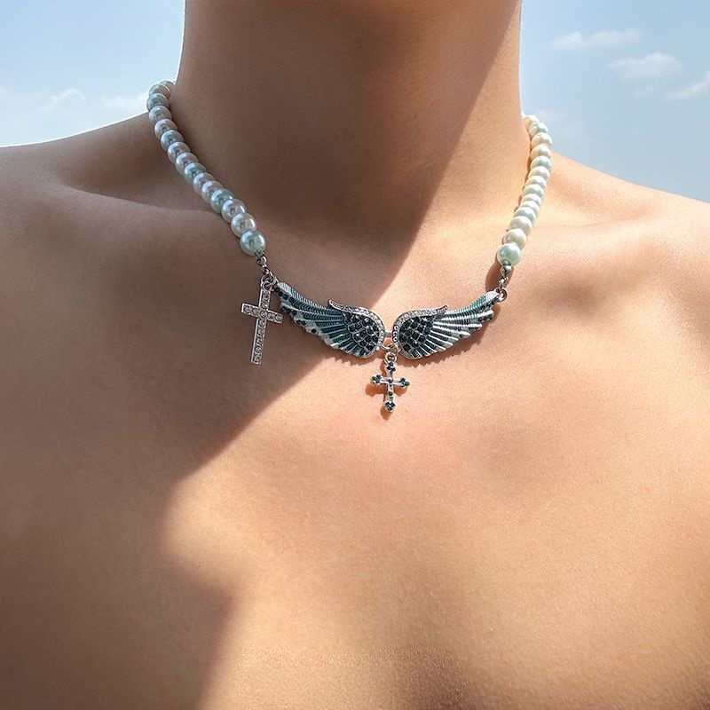 Mens Sophisticated Cross American-Style Versatile Necklace