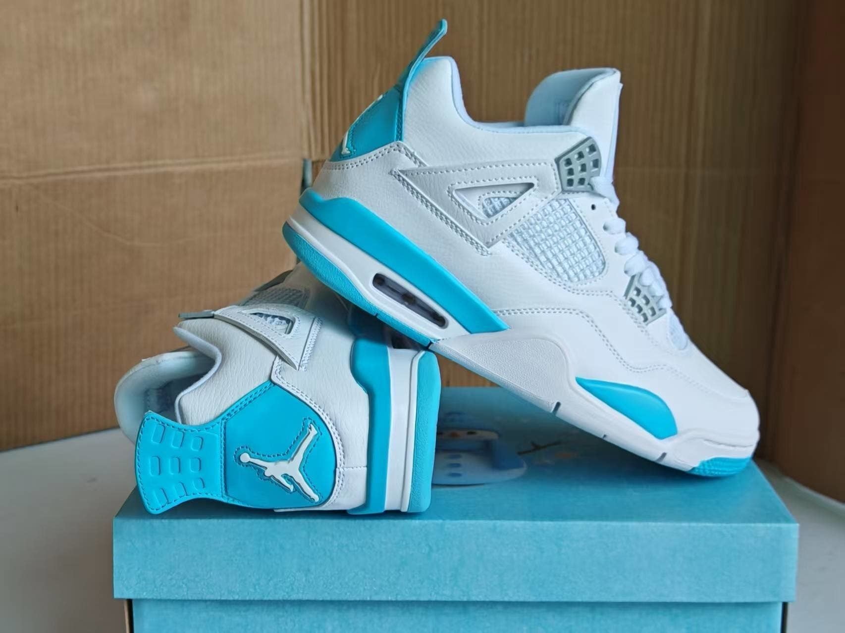 AJ4 Ice Blue,