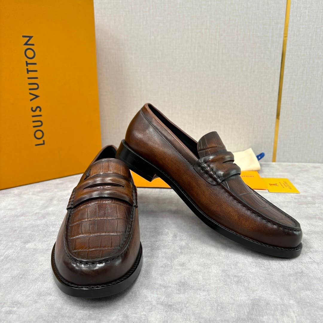alligator-embossed leather loafers