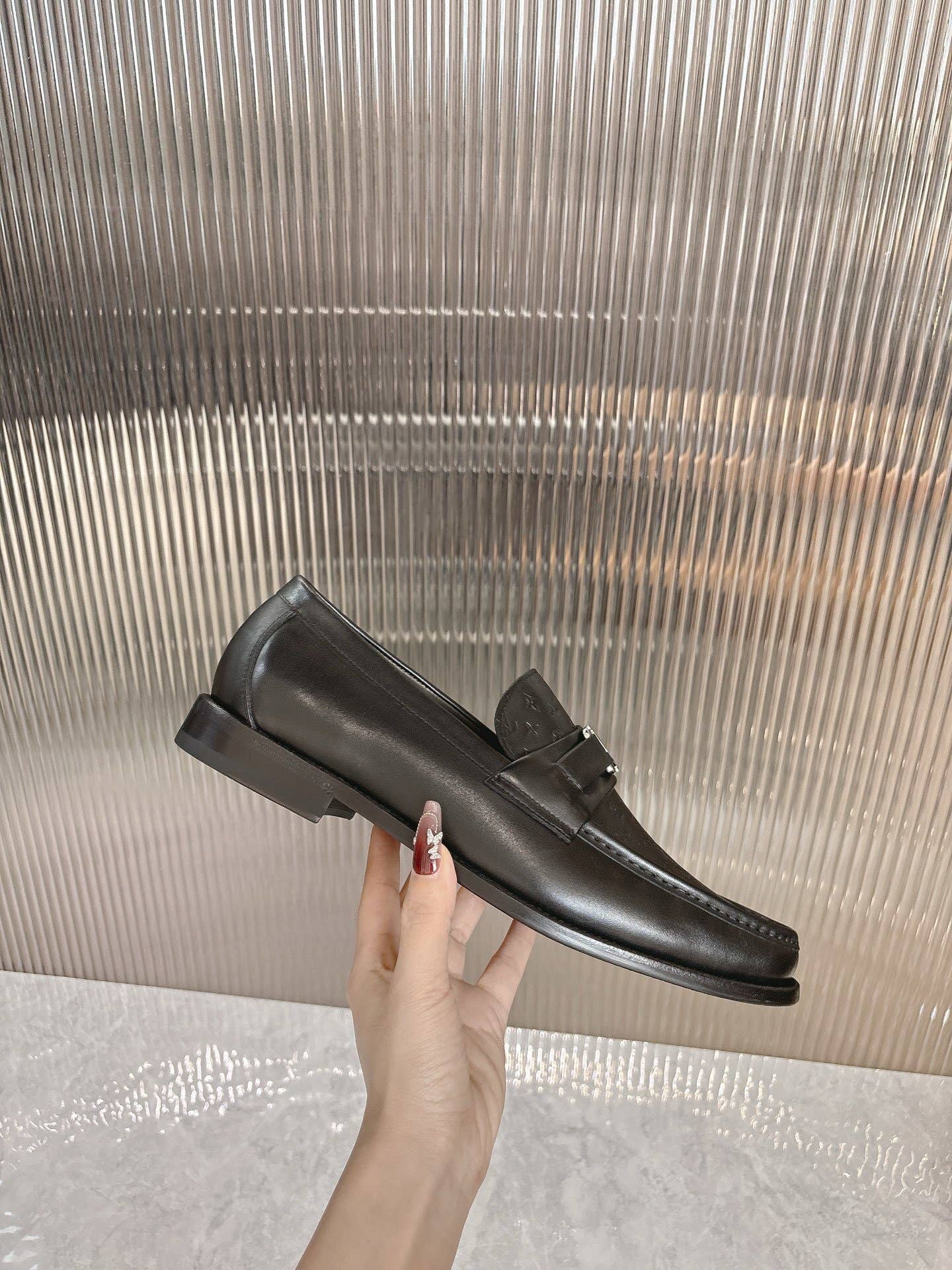 Major Loafer