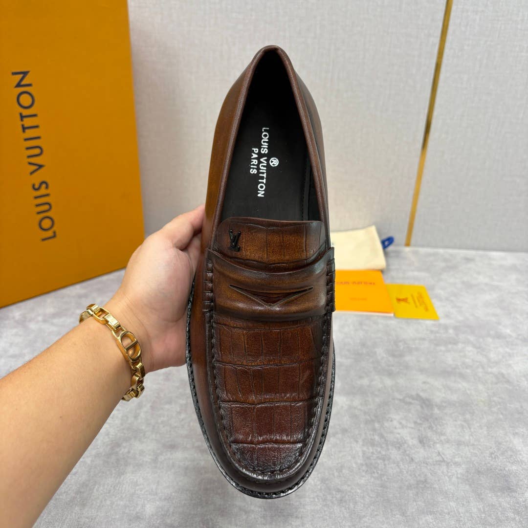 alligator-embossed leather loafers