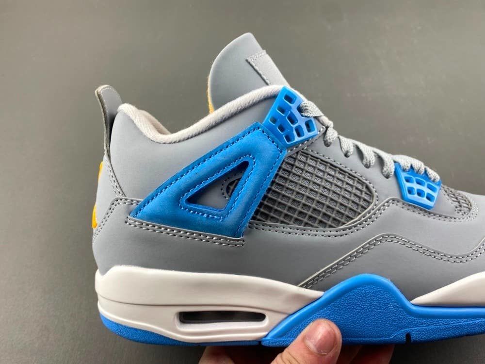 4 Retro LS 'Mist Blue' Retro, Style