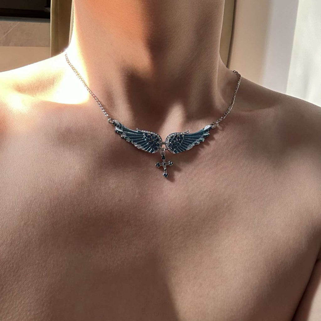 Mens Sophisticated Cross American-Style Versatile Necklace