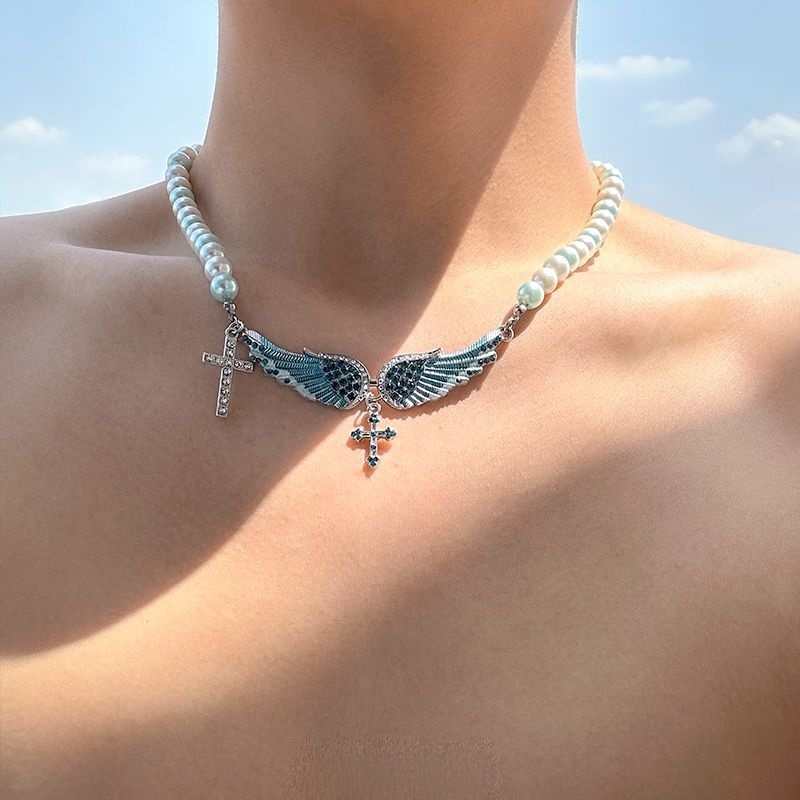 Mens Sophisticated Cross American-Style Versatile Necklace