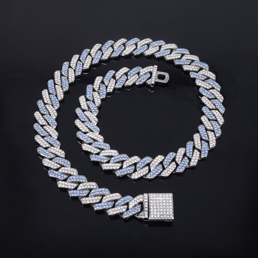 Mens Alloy Necklace With A Hinged Clasp And A Diamond-Patterned